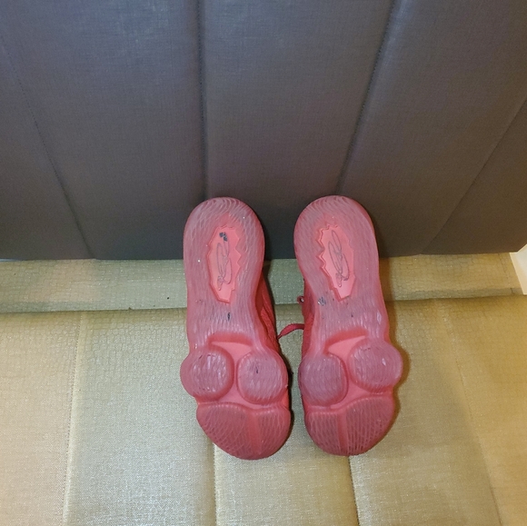 Size 10 - Nike LeBron 17 Red Carpet 2019 - Picture 6 of 7